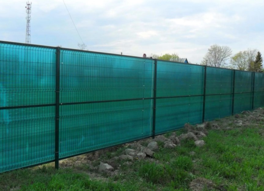 Забор из поликарбоната зеленого цвета купить Москва