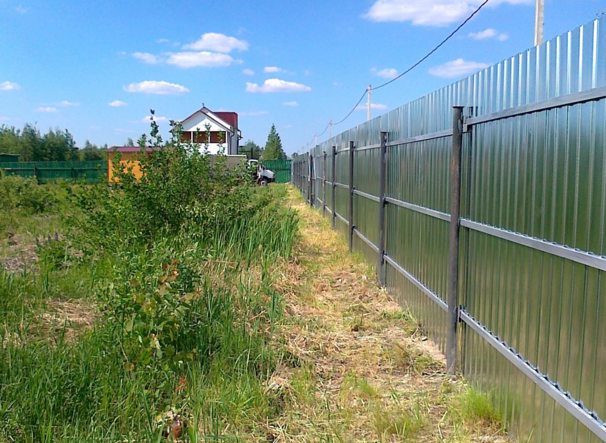 Забор из оцинкованного профлиста для частного дома купить Москва