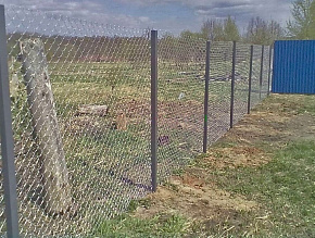 Забор для дома из сетки-рабицы на столбах купить Москва