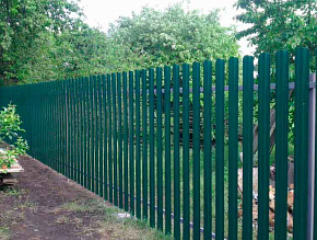 Забор из металлического штакетника зеленый купить Москва