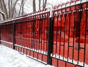 Забор с поликарбонатом красного цвета купить Москва