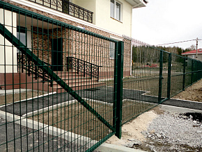 Забор из сварной  сетки зеленого цвета купить Москва