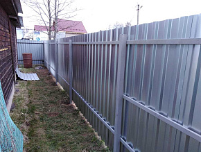 Оцинкованный забор из профлиста 1,6 м купить Москва