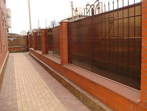 Забор из поликарбоната с коваными элементами купить Москва