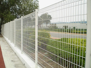 Оцинкованный забор из рулонной сетки купить Москва