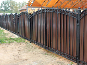 Забор из профнастила с ковкой темный купить Москва